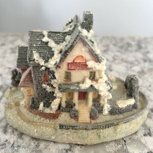 K's Collection Vintage Christmas House Figurine